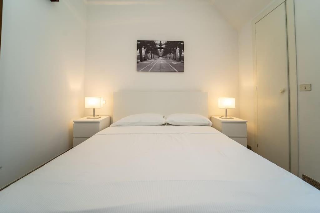 5 Giornate Apt Con Terrazzo E Garage Privato Milan Luaran gambar