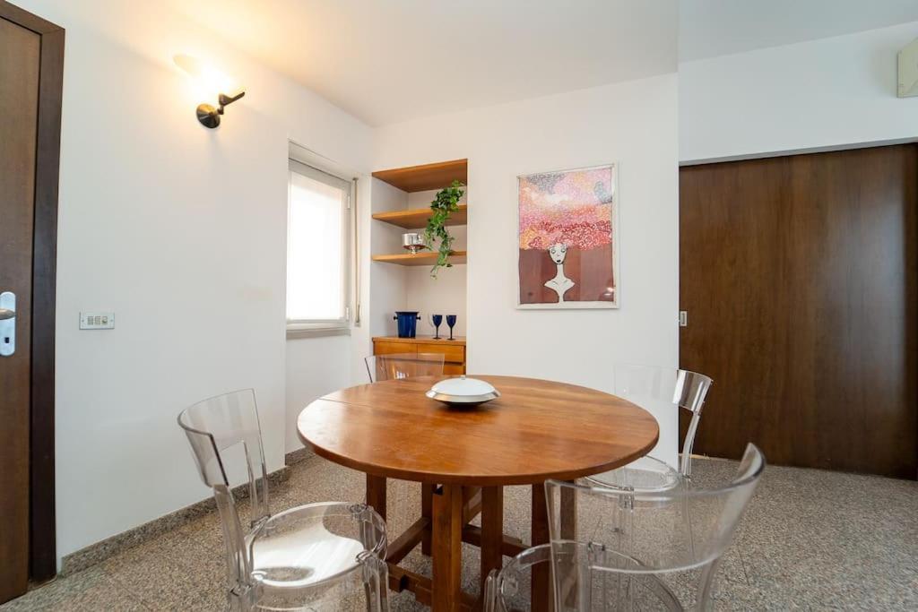 5 Giornate Apt Con Terrazzo E Garage Privato Milan Luaran gambar