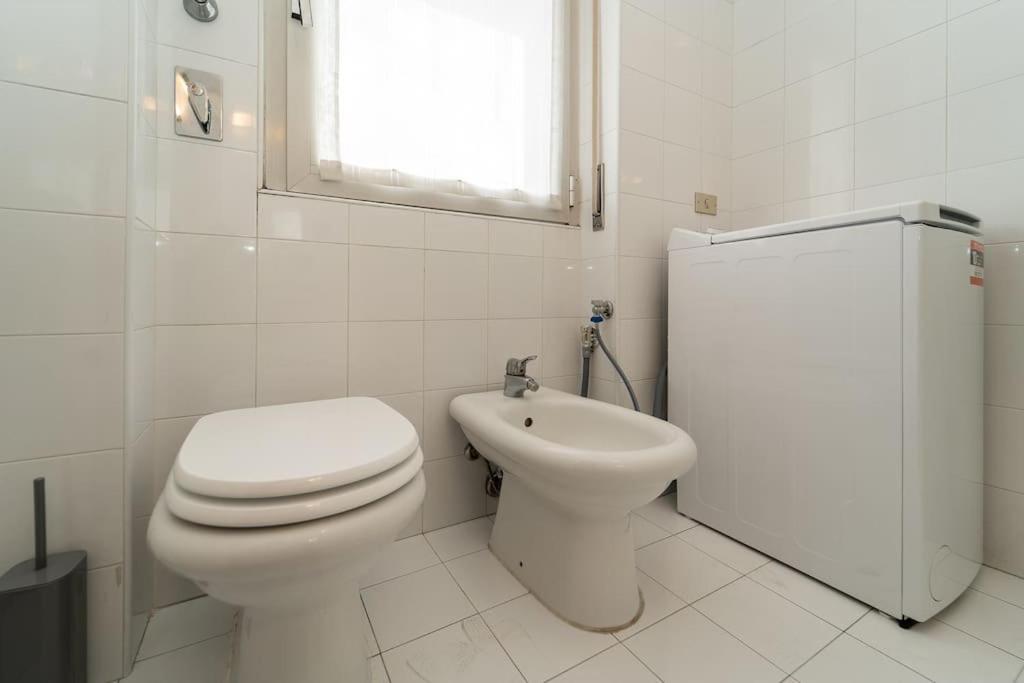 5 Giornate Apt Con Terrazzo E Garage Privato Milan Luaran gambar